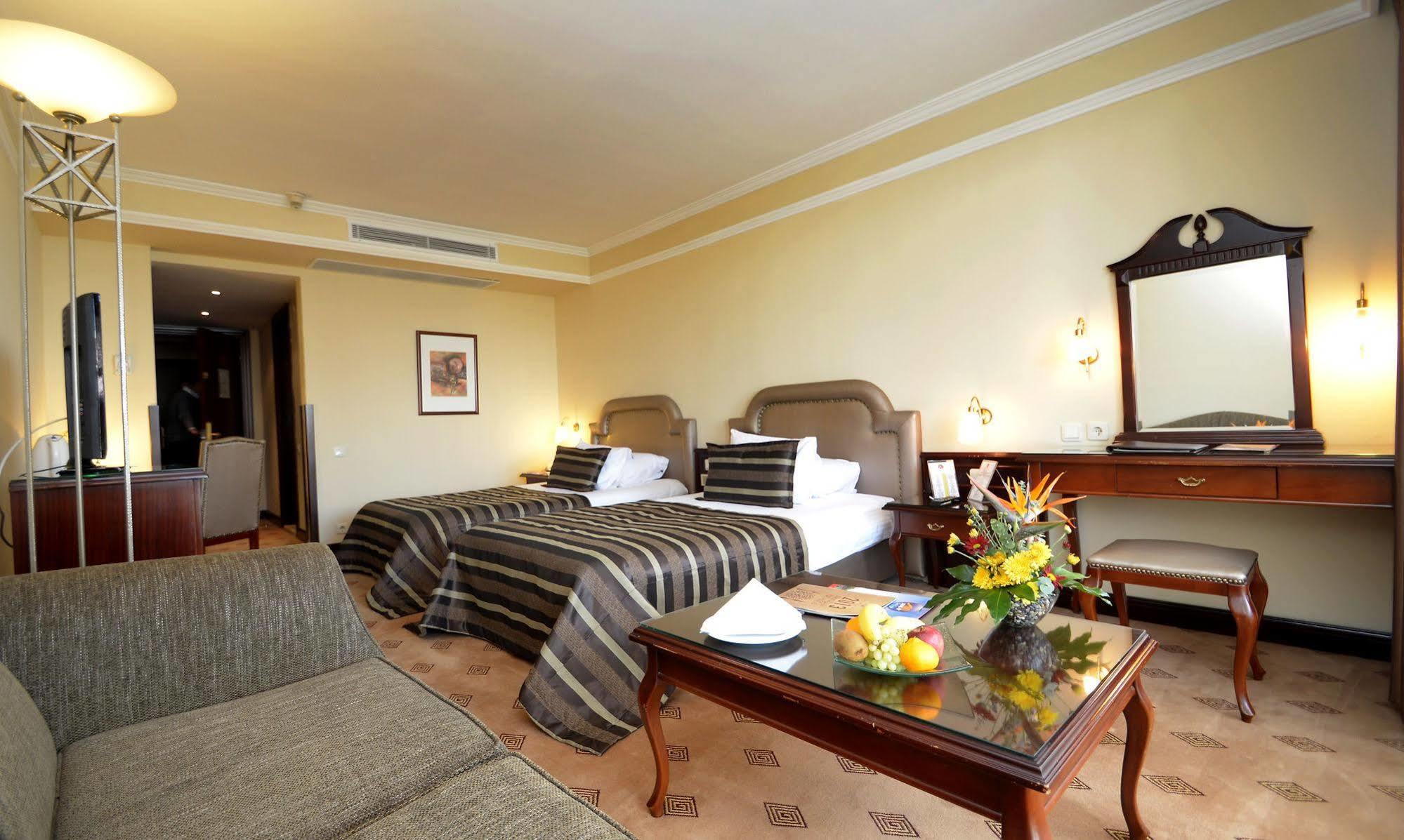 Karaca 4* İzmir